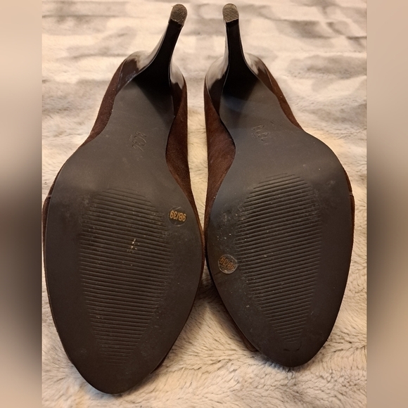 BCBG Brown Suede Heels With Open Toe - Picture 8 of 9